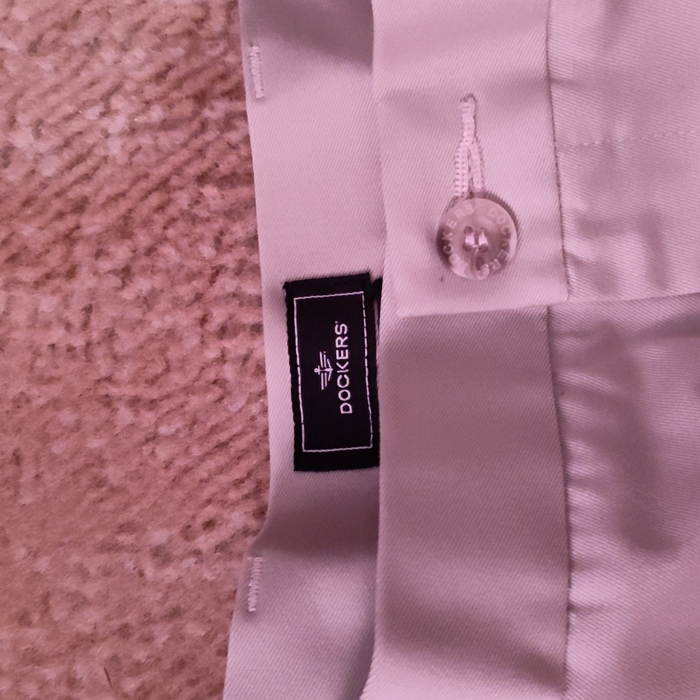 Dockers - Picture 2 of 4